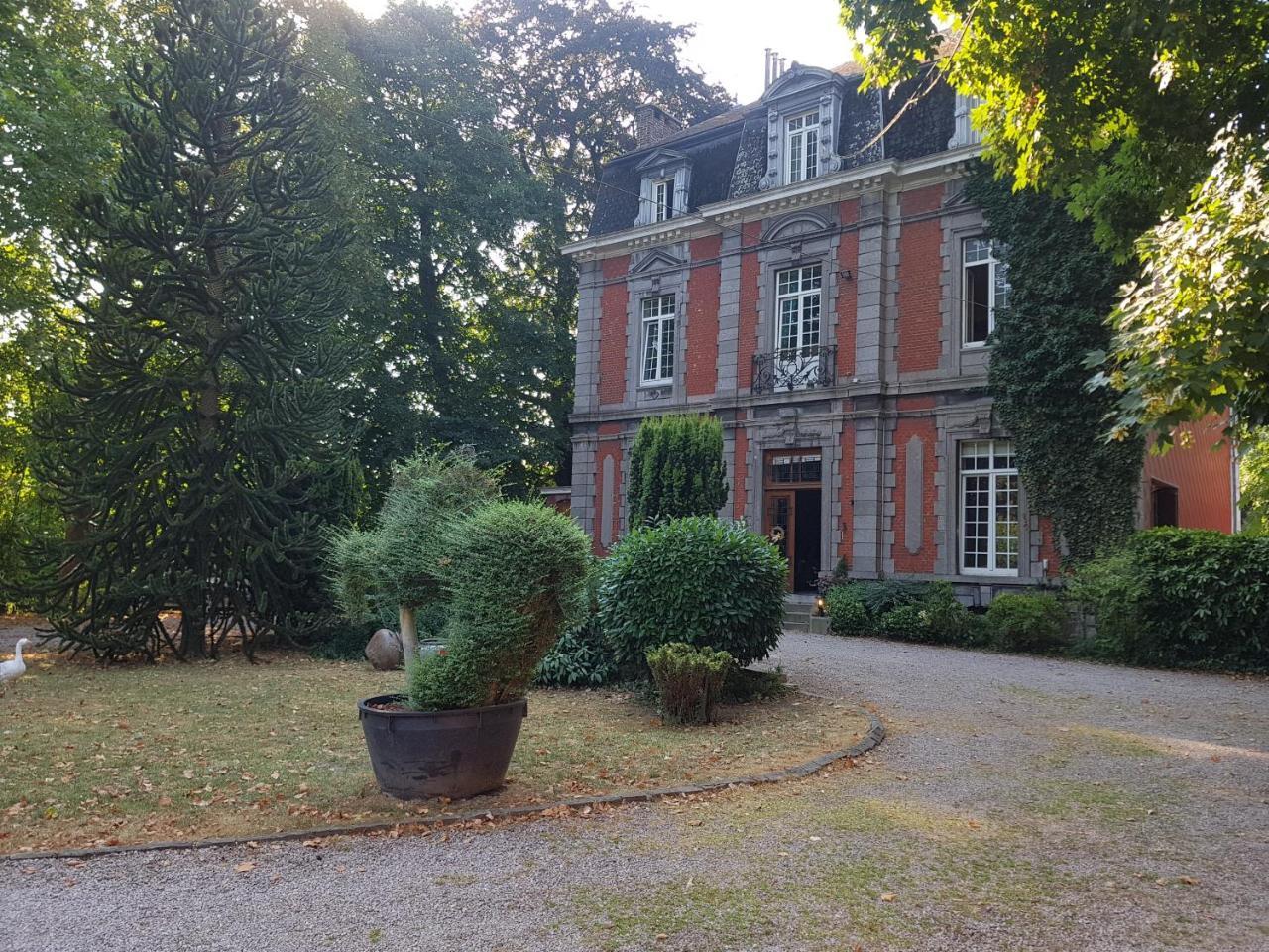 Chateau Lambert Moulinsart Hotel, Shuttle Airport, Long Term Parking, Snooker, Large Terrasse, Dinner, Breakfast 샤를루아 외부 사진