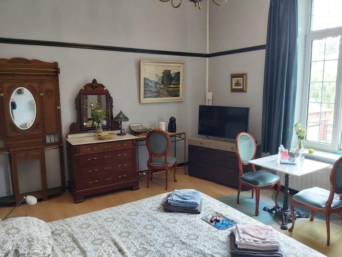 Chateau Lambert Moulinsart Hotel, Shuttle Airport, Long Term Parking, Snooker, Large Terrasse, Dinner, Breakfast 샤를루아 외부 사진